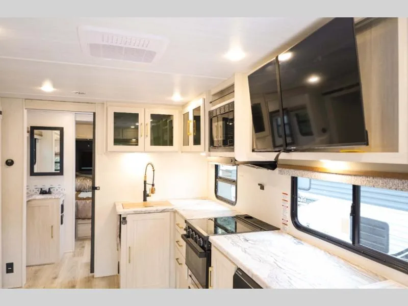 Used 2024 Forest River RV Grand Surveyor 253RLS — photo 6