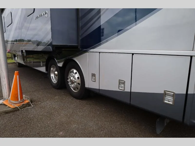 Used 2019 Newmar Ventana 4002 — photo 3