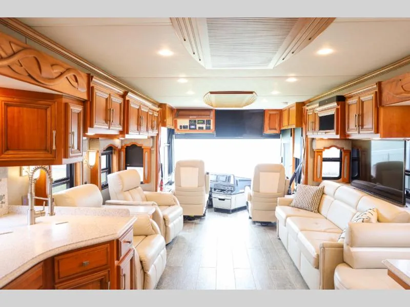 Used 2019 Newmar Ventana 4002 — photo 6